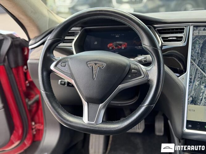 tesla Model S 2015