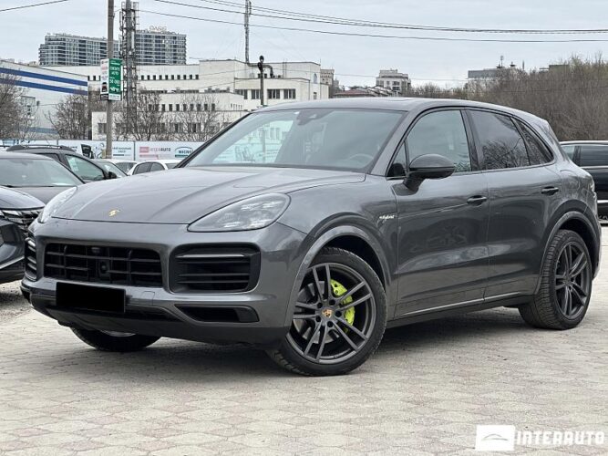 Porsche Cayenne E-Hybrid 2019 doar la InterAuto