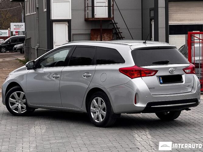 toyota Auris 2013