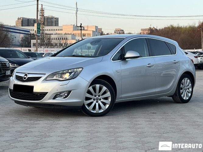 Opel Astra 2011 doar la InterAuto