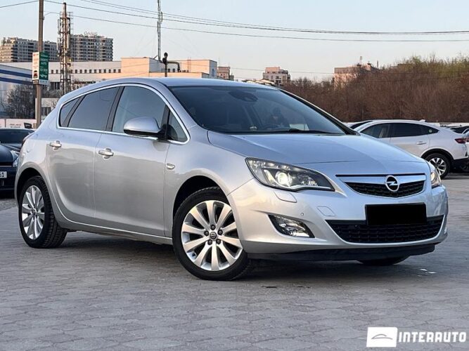 opel Astra 2011