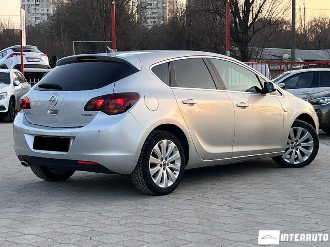 opel Astra 2011
