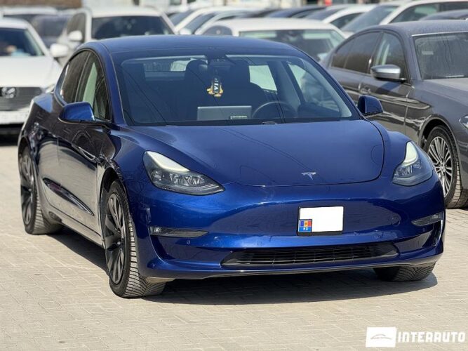 tesla Model 3 2021