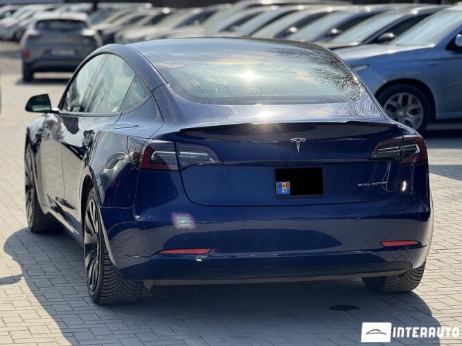tesla Model 3 2021
