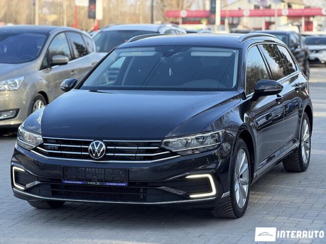Volkswagen Passat GTE 2021 doar la InterAuto