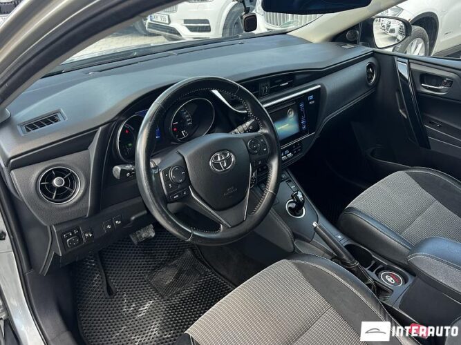 toyota Auris 2016