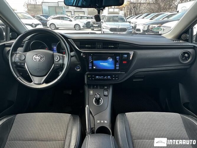 toyota Auris 2016
