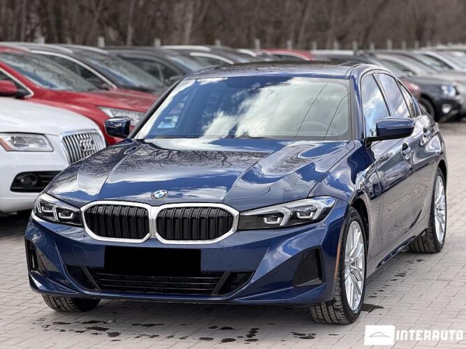 BMW 330 2023 doar la InterAuto
