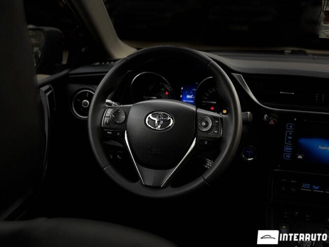 toyota Auris 2015