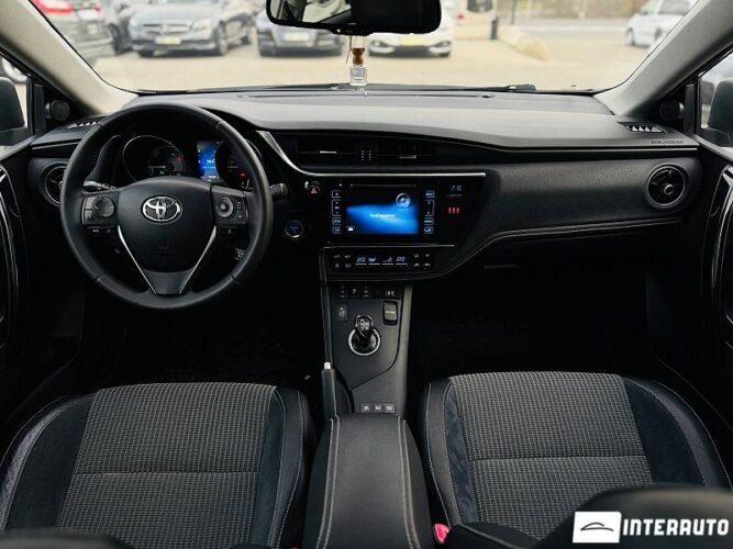 toyota Auris 2015