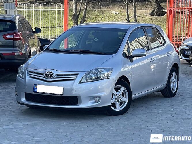 toyota Auris 2011