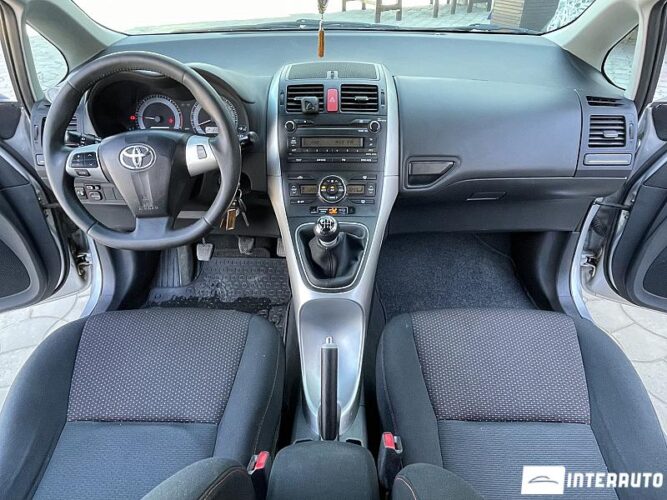 toyota Auris 2011