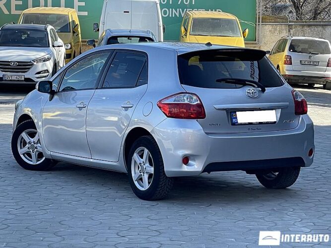 toyota Auris 2011