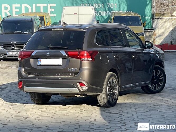 mitsubishi Outlander 2015