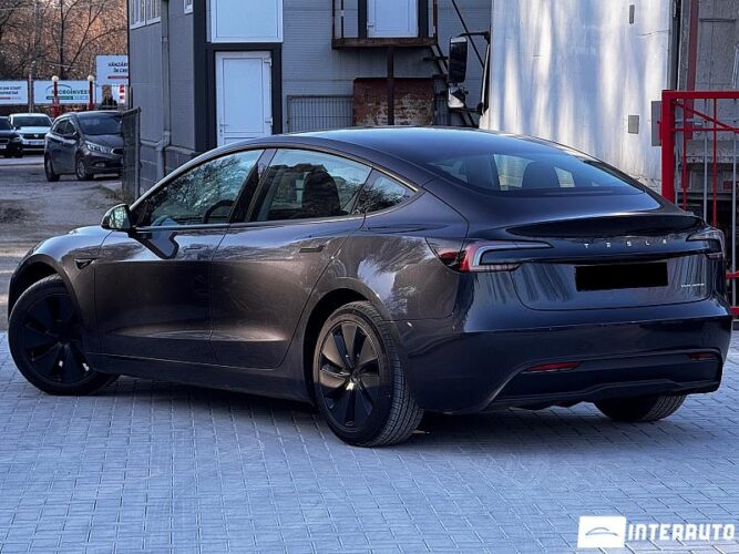 tesla Model 3 2024