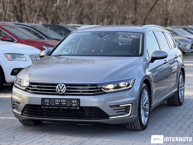Volkswagen Passat GTE 2016 doar la InterAuto