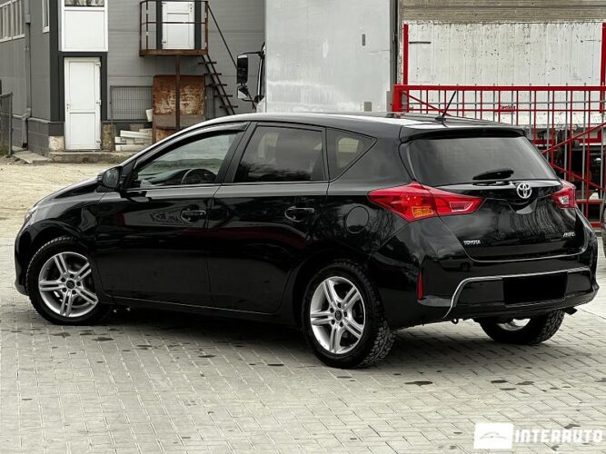 toyota Auris 2013