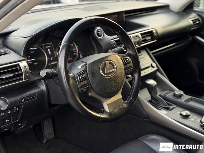lexus IS 300h 2018