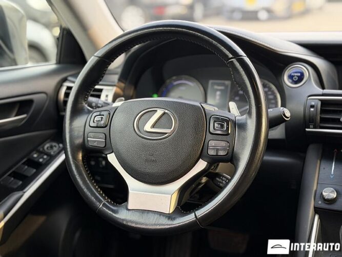 lexus IS 300h 2018