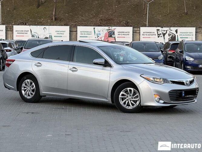 Toyota Avalon 2013 doar la InterAuto