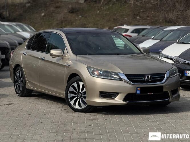 Honda Accord 2014 doar la InterAuto