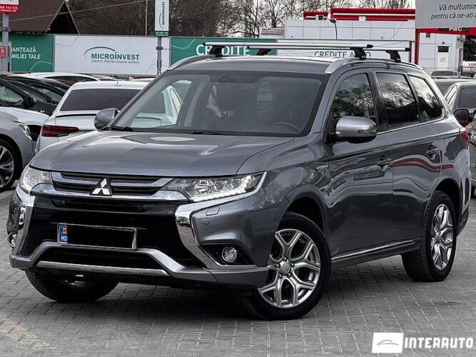 Mitsubishi Outlander 2018 doar la InterAuto
