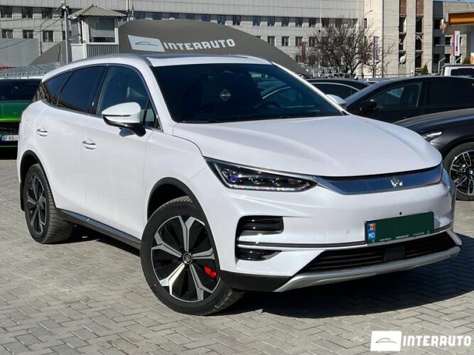 BYD Tang 2022 doar la InterAuto