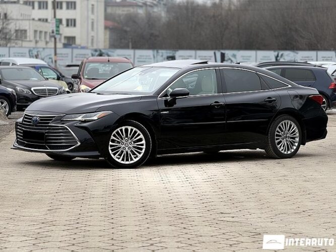 Toyota Avalon 2020 doar la InterAuto
