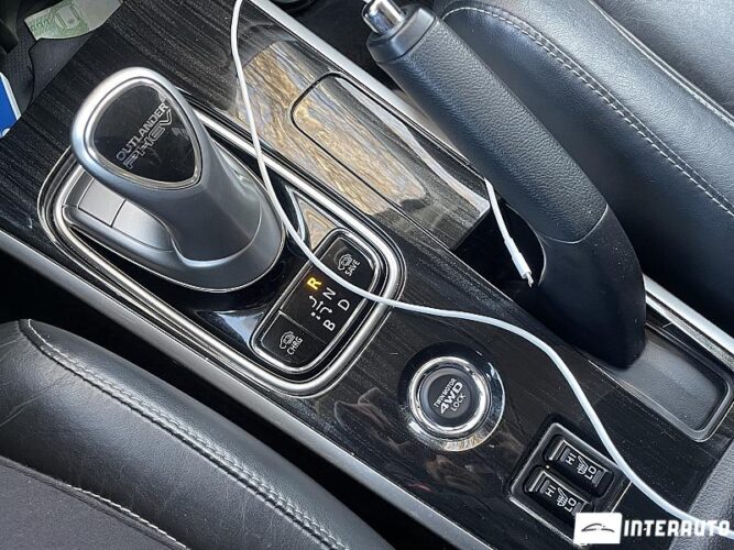 mitsubishi Outlander 2015