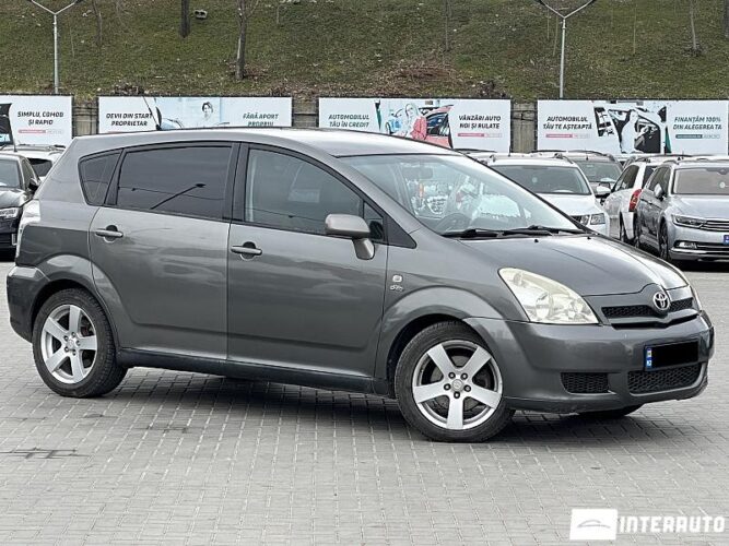 Toyota Corolla 2004 doar la InterAuto