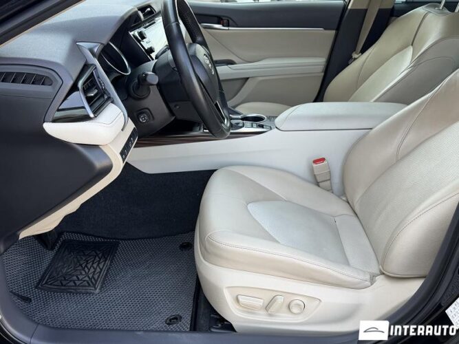 toyota Camry 2019