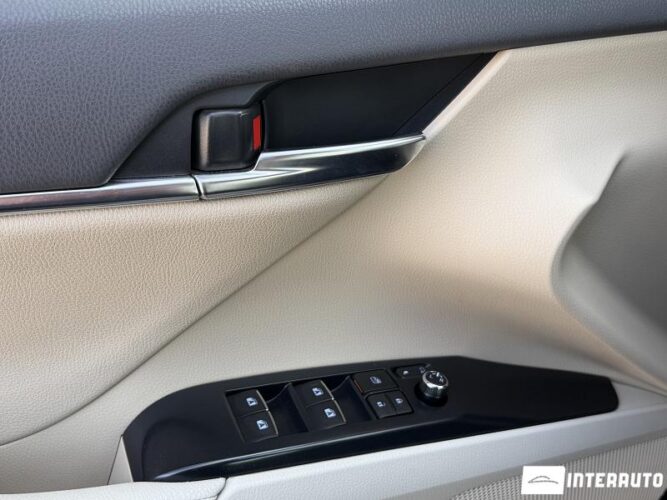 toyota Camry 2019