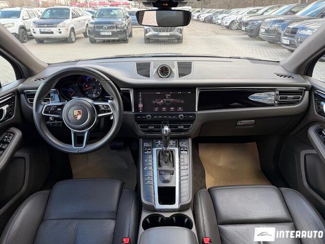 porsche Macan 2020