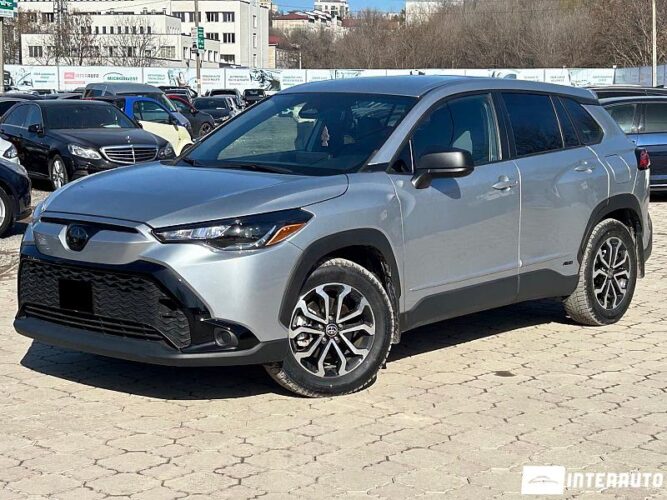 Toyota Corolla Cross 2024 doar la InterAuto
