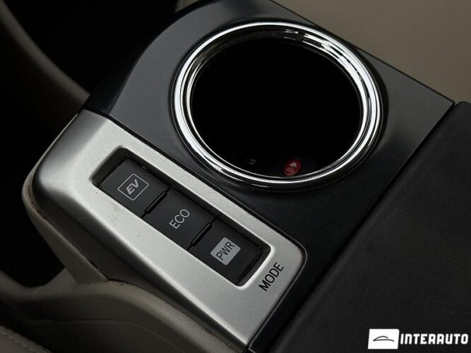 toyota Prius Plus / V 2014