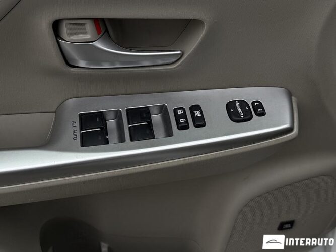 toyota Prius Plus / V 2014