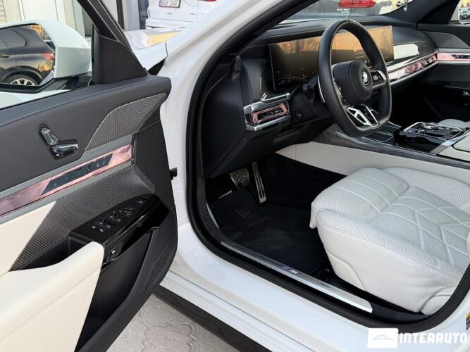 bmw 750e XDrive 2024