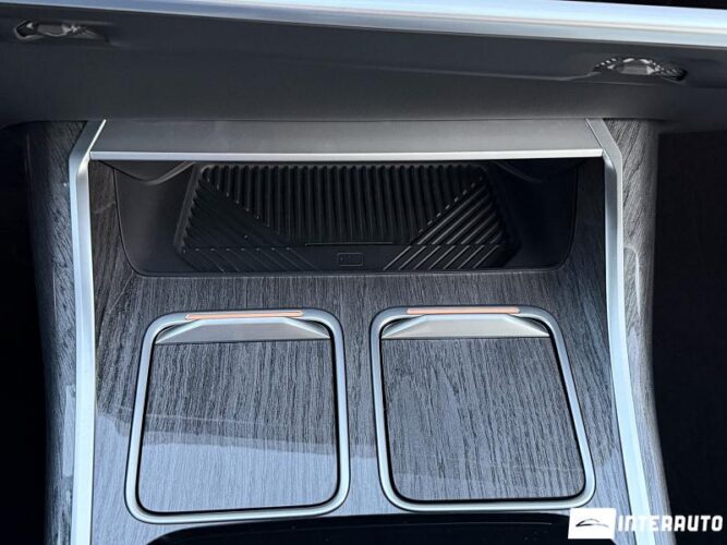 bmw 750e XDrive 2024