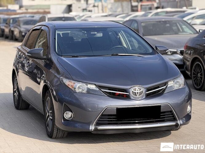 toyota Auris 2015