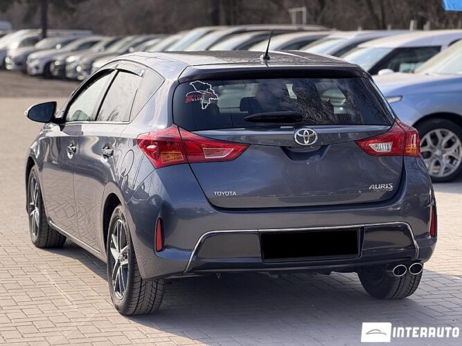 toyota Auris 2015