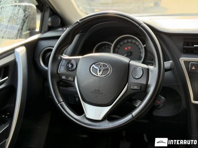 toyota Auris 2015