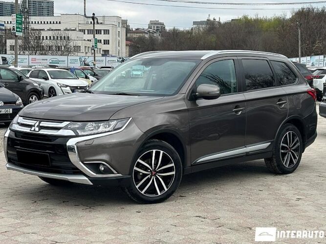 Mitsubishi Outlander 2015 doar la InterAuto
