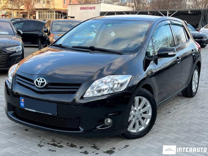 Toyota Auris 2010 doar la InterAuto