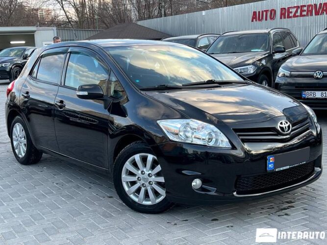 Toyota Auris 2010 doar la InterAuto