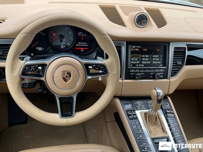 Porsche Macan 2016 doar la InterAuto