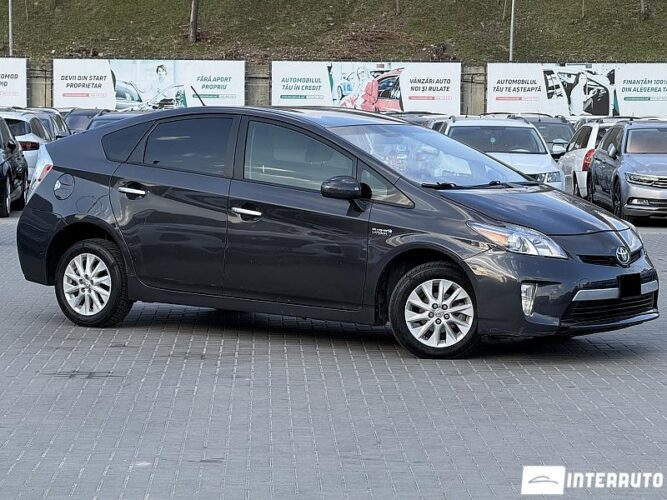 Toyota Prius 2012 doar la InterAuto