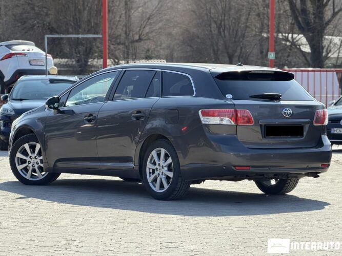 toyota Avensis 2010