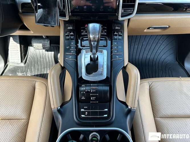 porsche Cayenne 2015