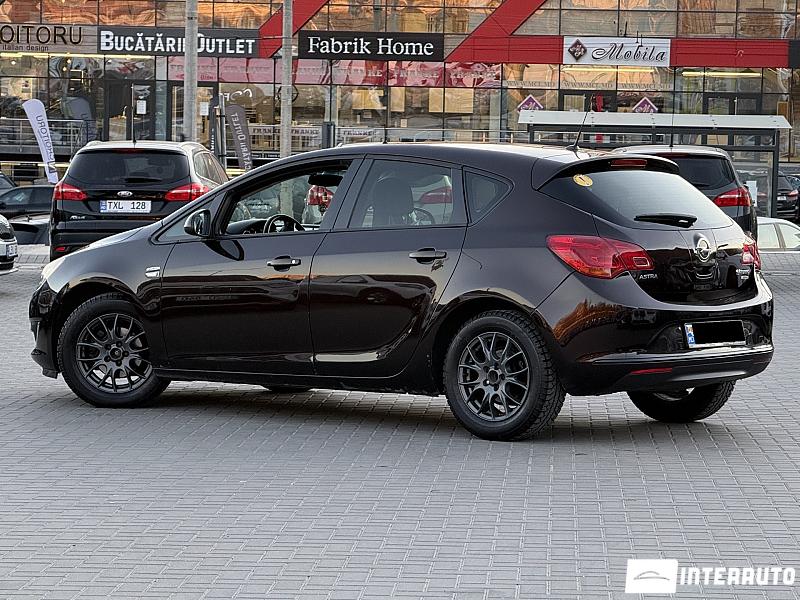 opel Astra 2012