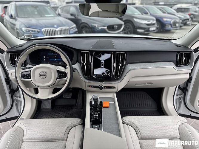 volvo XC 60 2025
